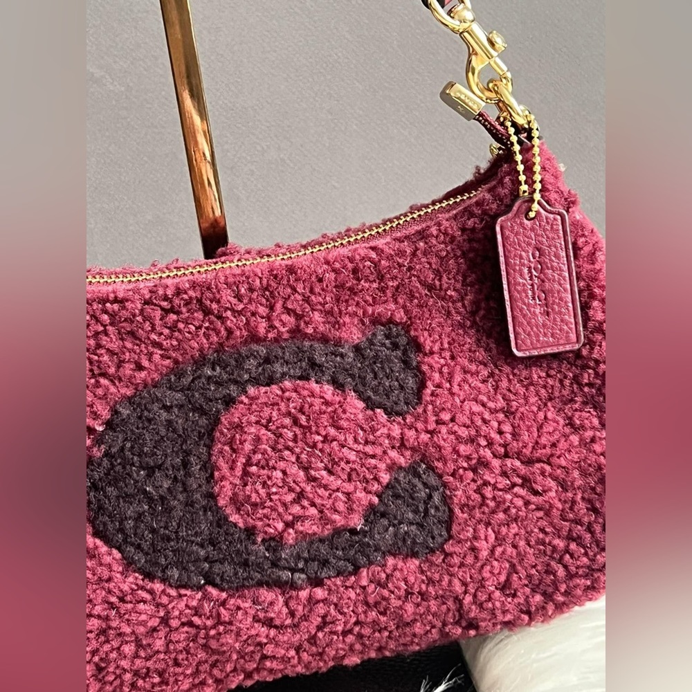 CE557 - Coach Teri Shoulder Bag with Coach Motif - Picture 6 of 14